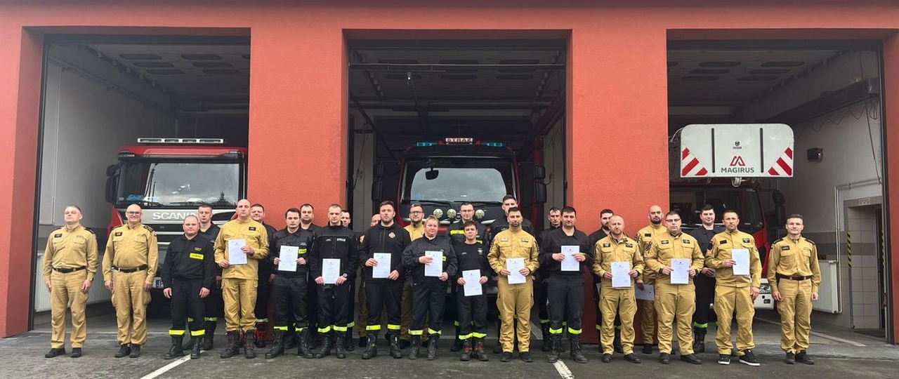 NOWY TOMYŚL: Nowo przeszkoleni naczelnicy OSP