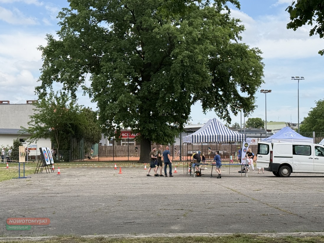 NOWY TOMYŚL: Sportowy Dzień Dziecka na stadionie. Setki uczestników, sportowe emocje i wspólna zabawa [ZDJĘCIA]