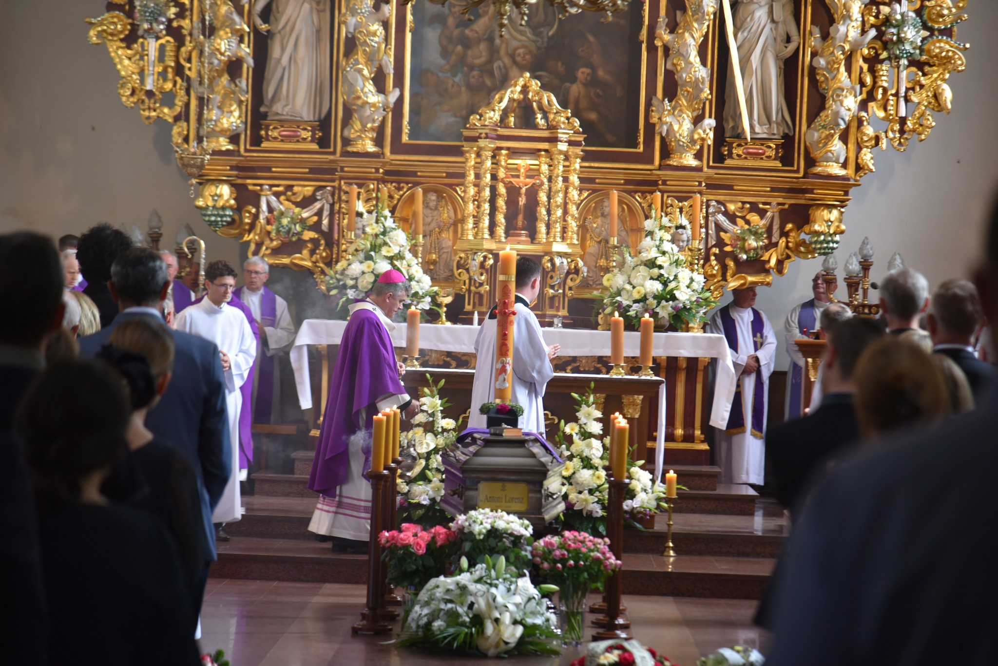 Opalenica pożegnała ks. Antoniego Lorenza. „Kończy się pewna epoka dla tej wspólnoty”