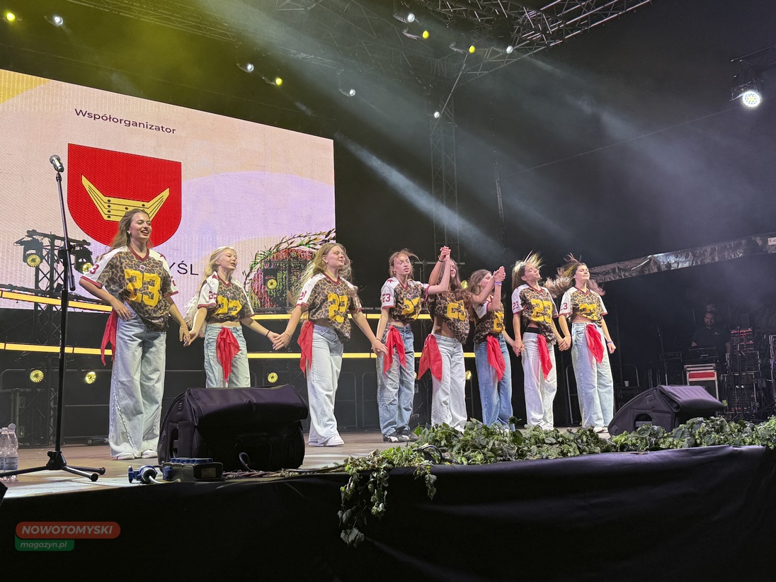 Me Gusta roztańczyło publiczność, a Lanberry postawiła piękną kropkę nad „i”. Tak zakończył się Jarmark Chmielo-Wikliniarski 2026 w Nowym Tomyślu [ZDJĘCIA, FILM]