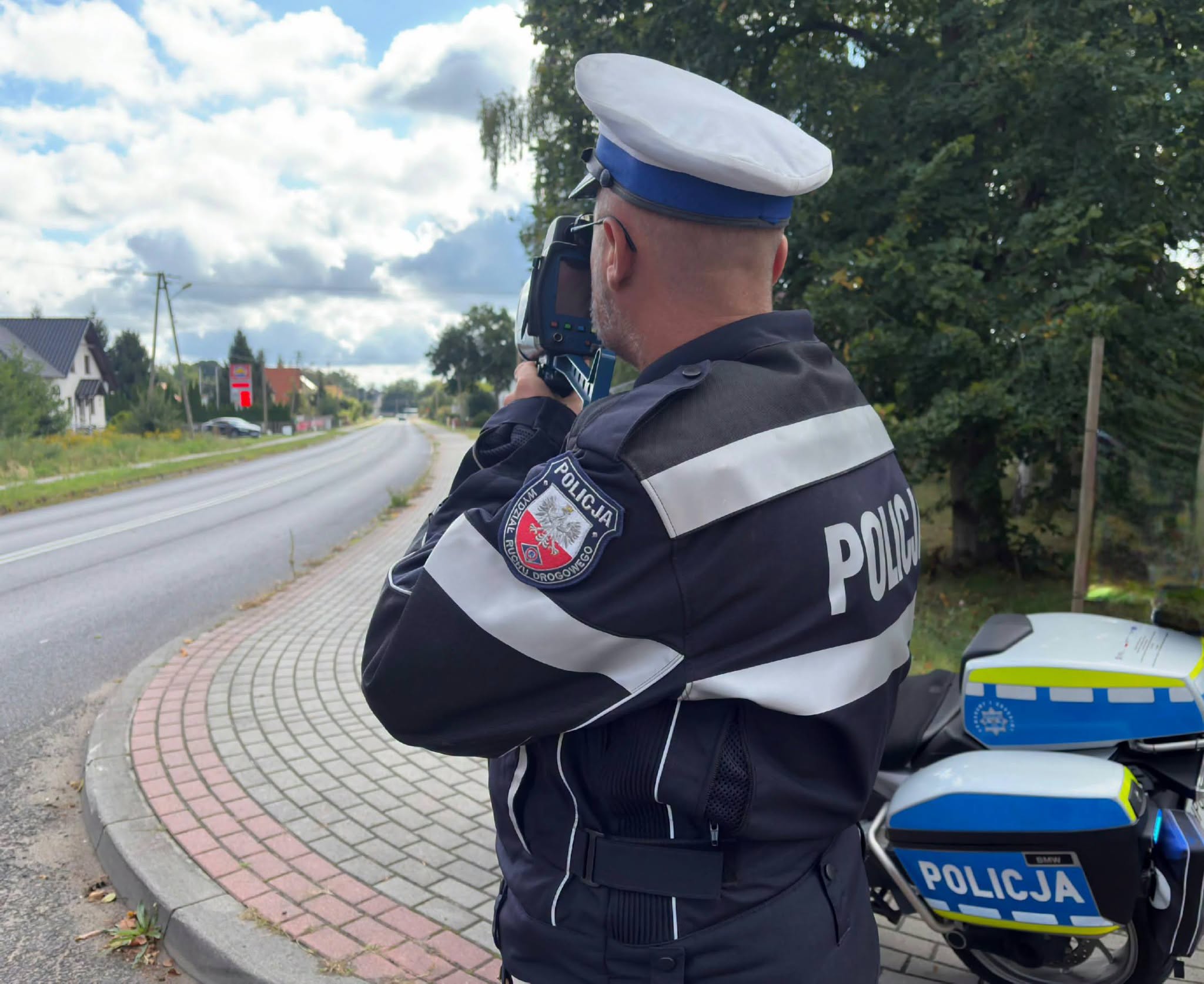 Policja ruszyła na drogi powiatu nowotomyskiego. Więcej patroli i kontrole prędkości
