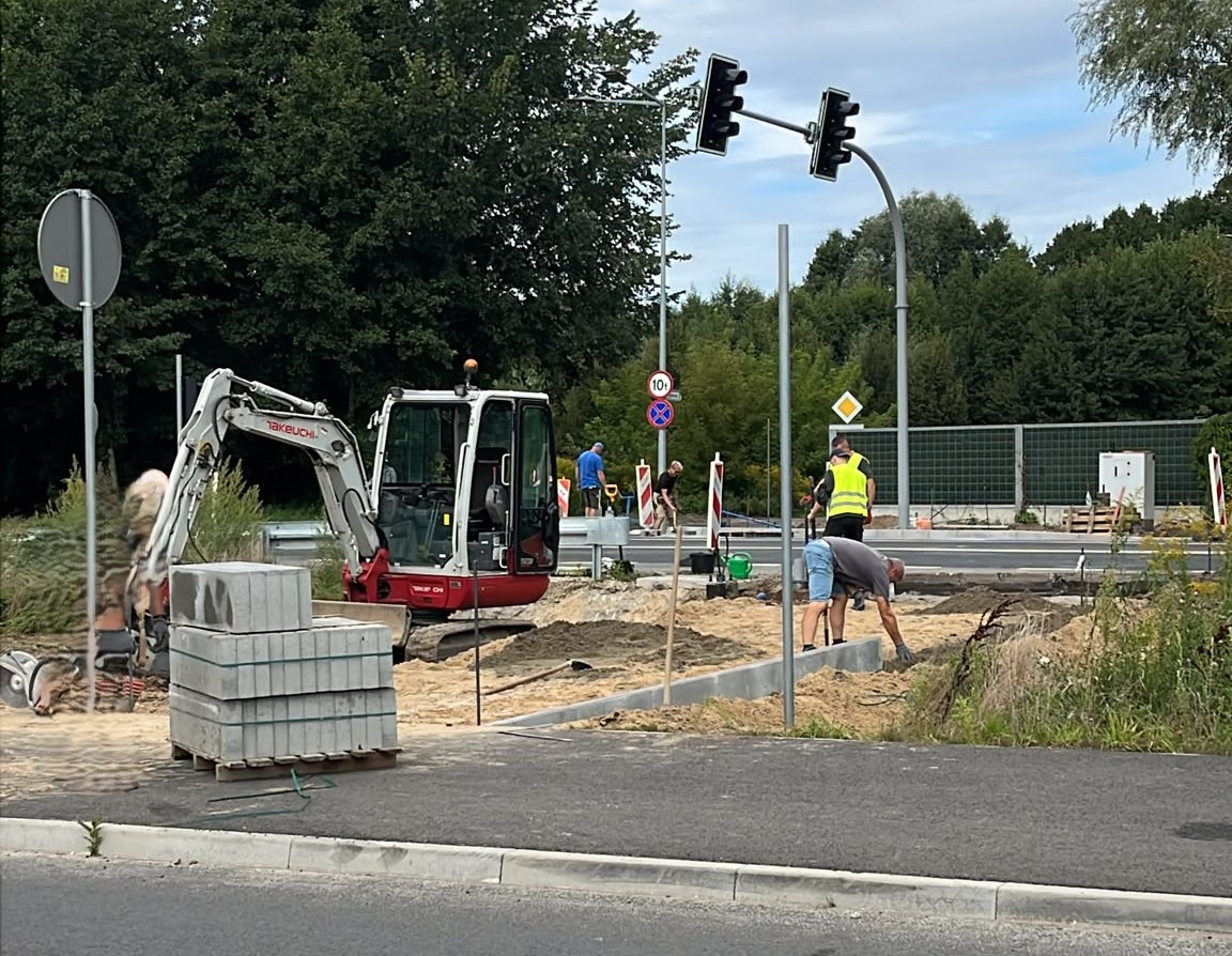 Długo na to czekali! Ruszyła budowa przejścia dla pieszych w rejonie N-Parku w Nowym Tomyślu?